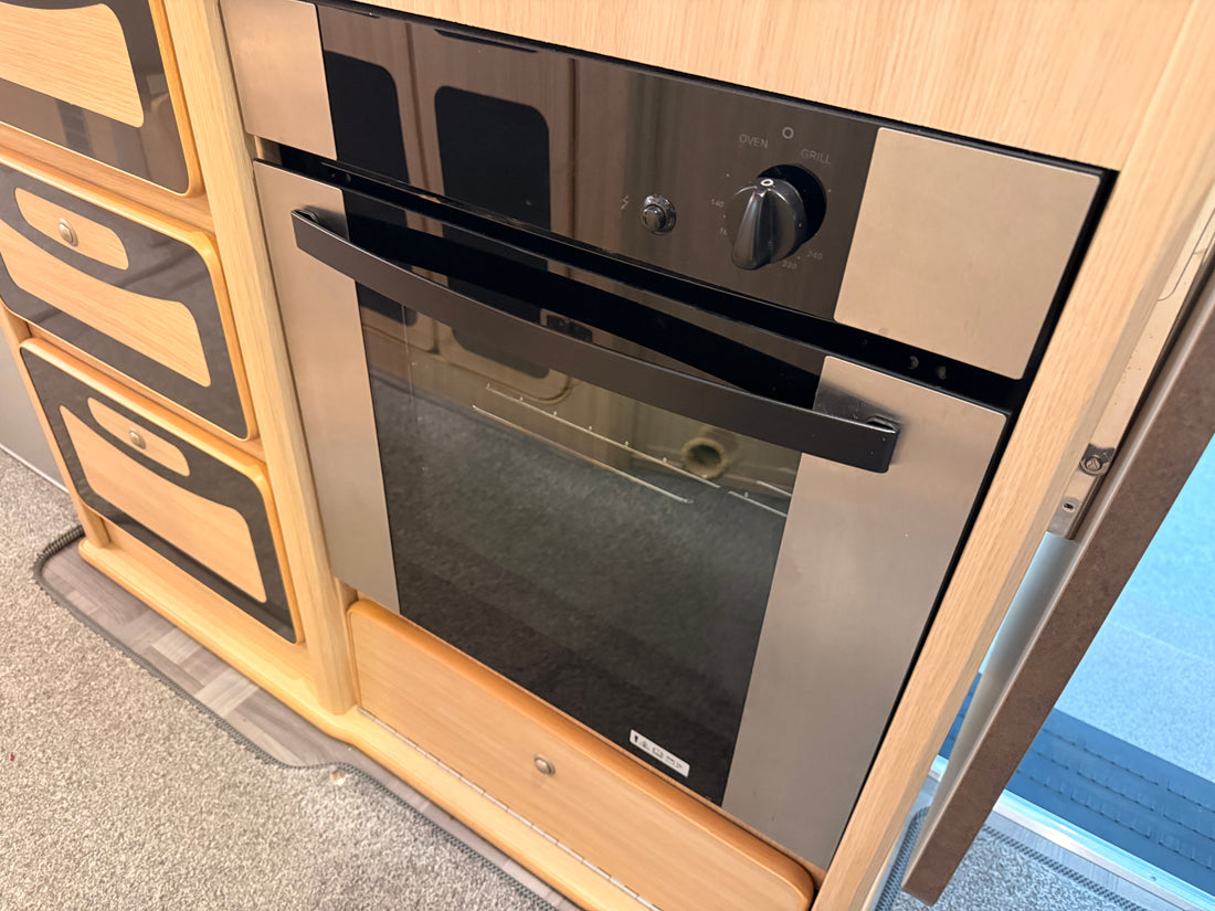 IH 680 CRL - £79,995
