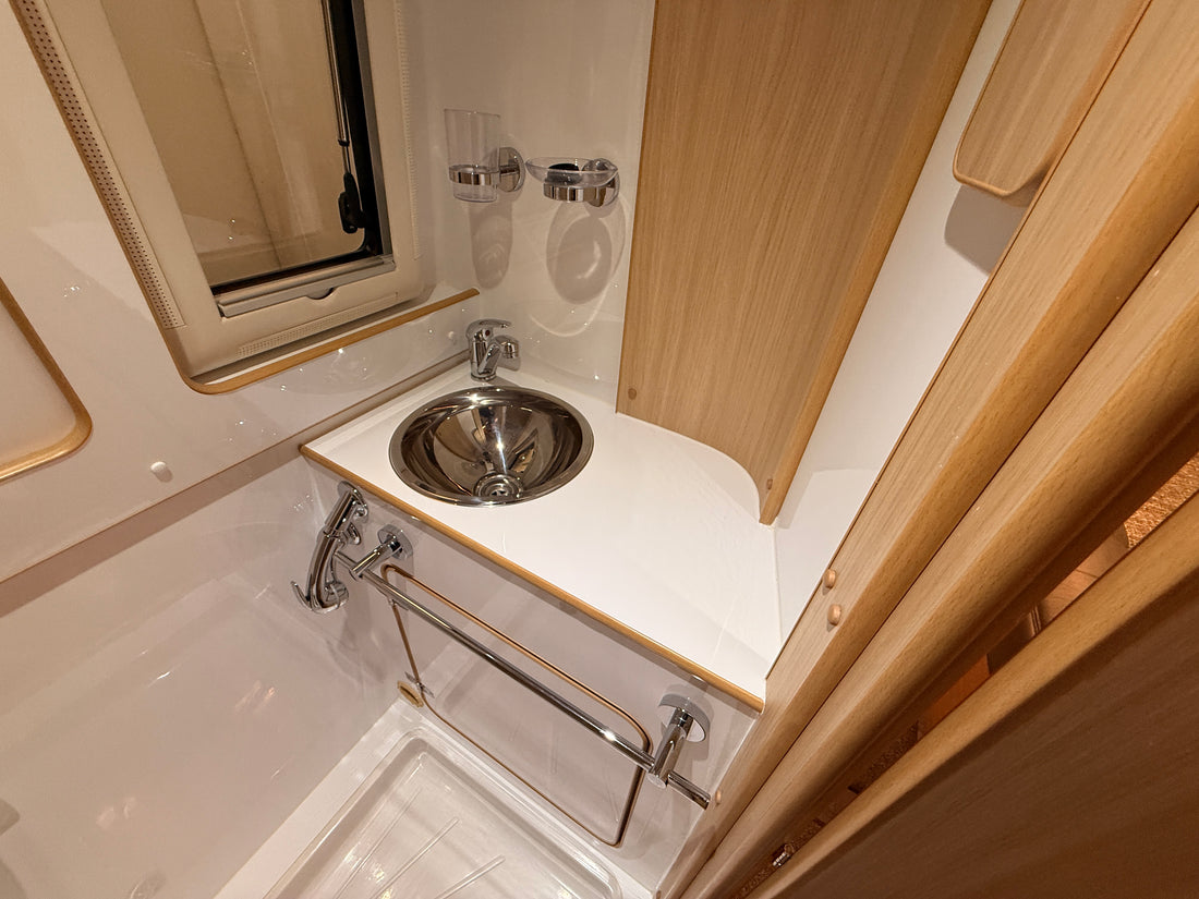 IH 680 CRL - £79,995