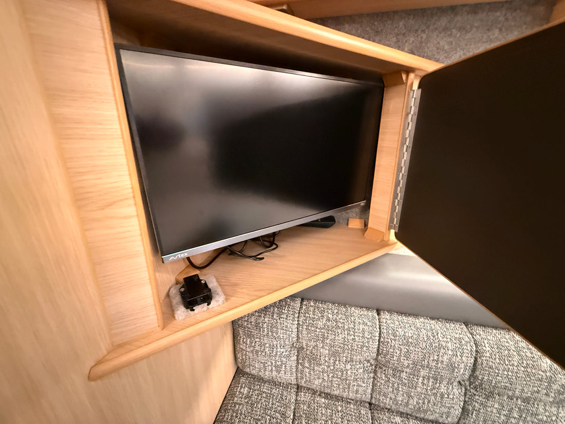 IH 680 CRL - £79,995