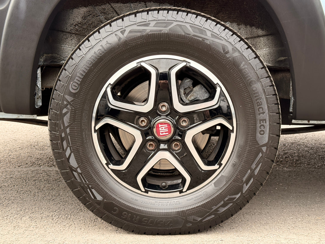 IH 630 RL - £79,995