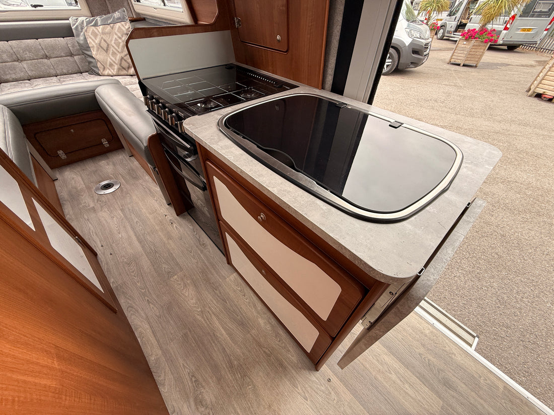 IH 630 RL - £79,995