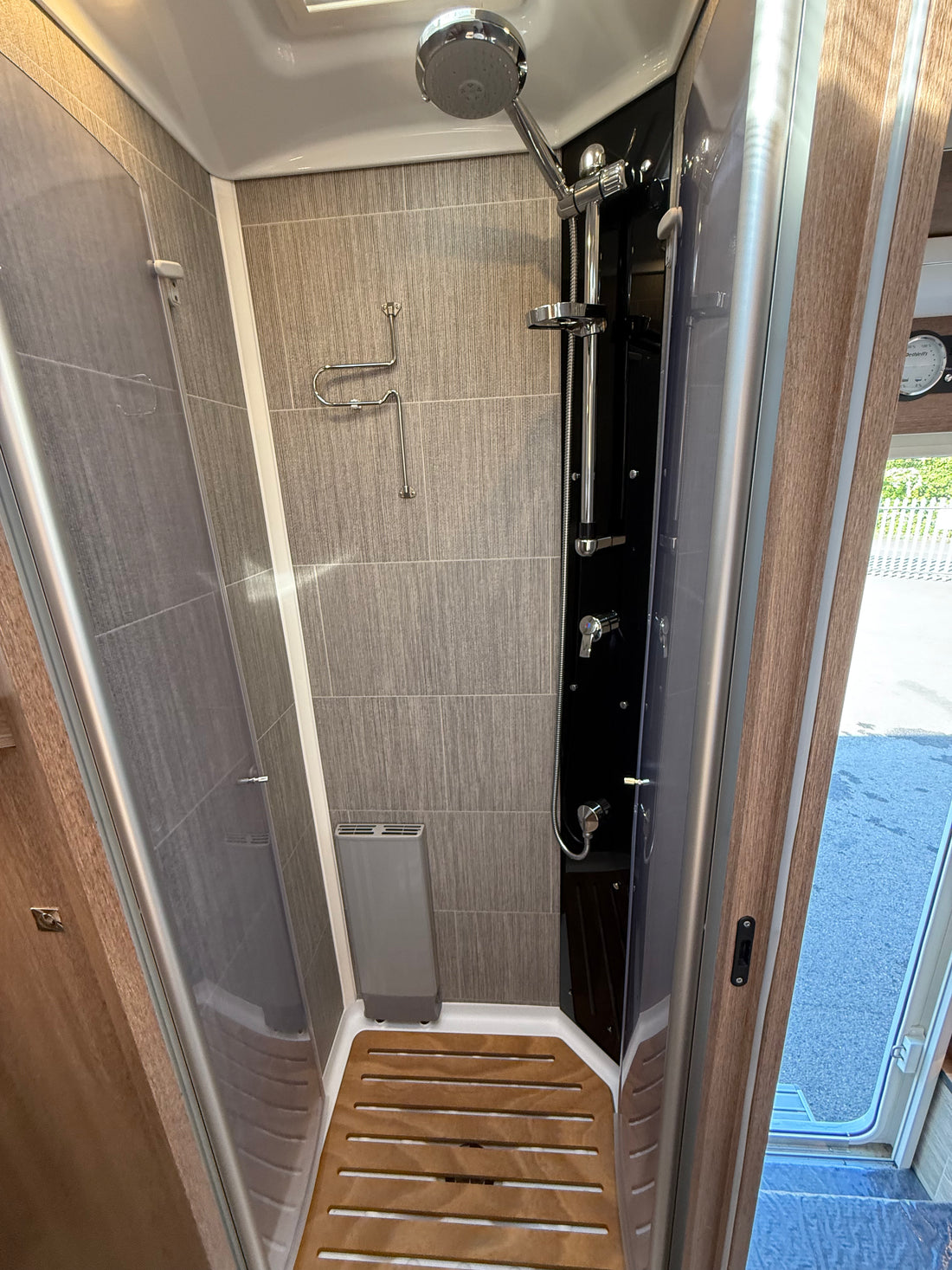 Dethleffs Alpa 6820 (2020) – £99,995