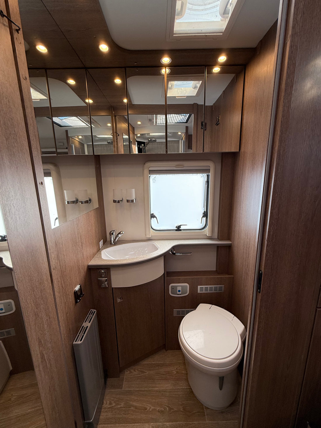 Dethleffs Alpa 6820 (2020) – £99,995